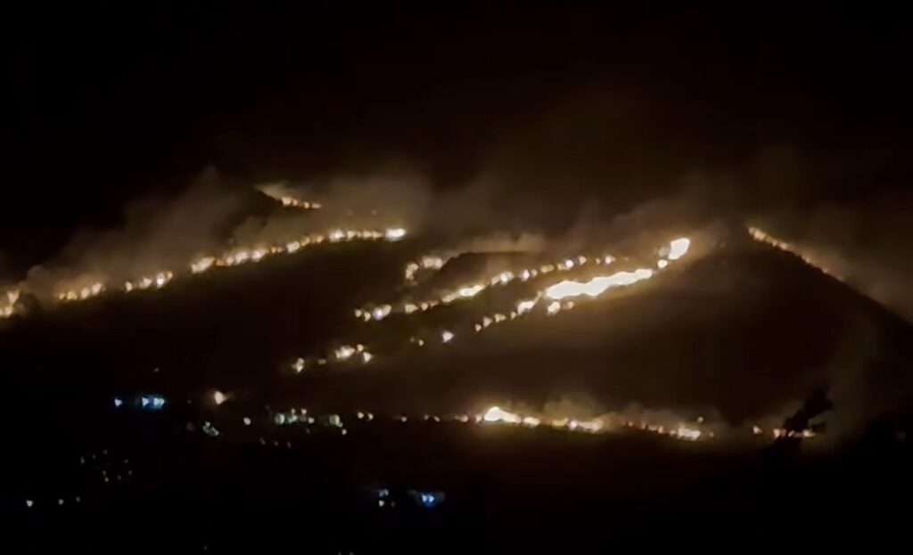 Castellammare del Golfo, vasto incendio tra Visicari, Grotticelli e Scopello